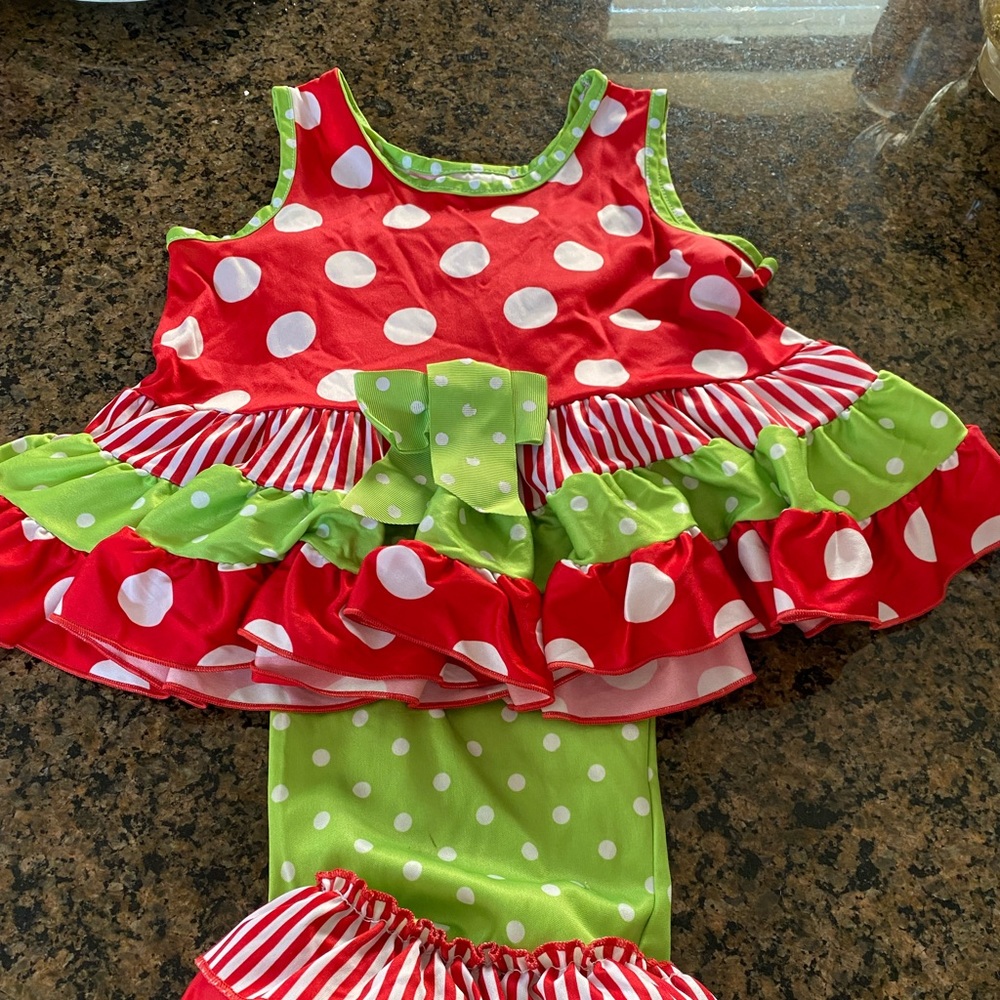 Laura Dare Christmas Jammies size 6